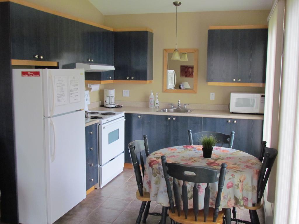 Les Chalets Au Bord De La Mer Les Escoumins Habitación foto